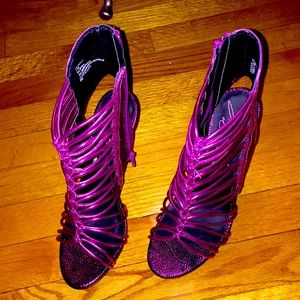 Steve Madden pink metallic heels 💜